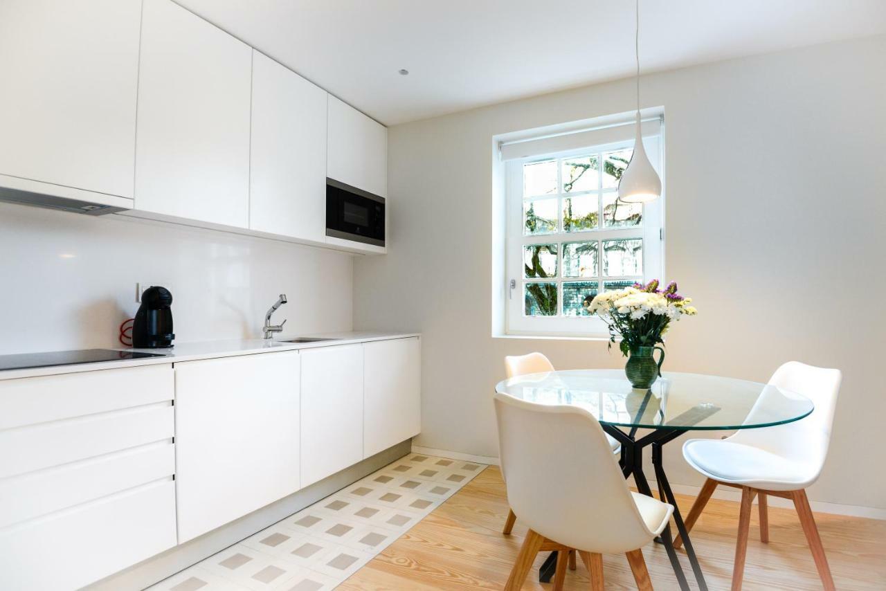 Blue House Porto Apartments - Parking Екстер'єр фото