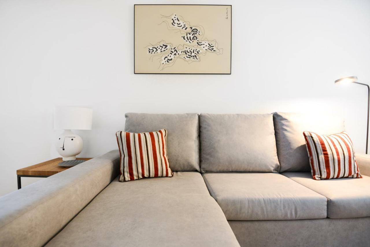 Blue House Porto Apartments - Parking Екстер'єр фото