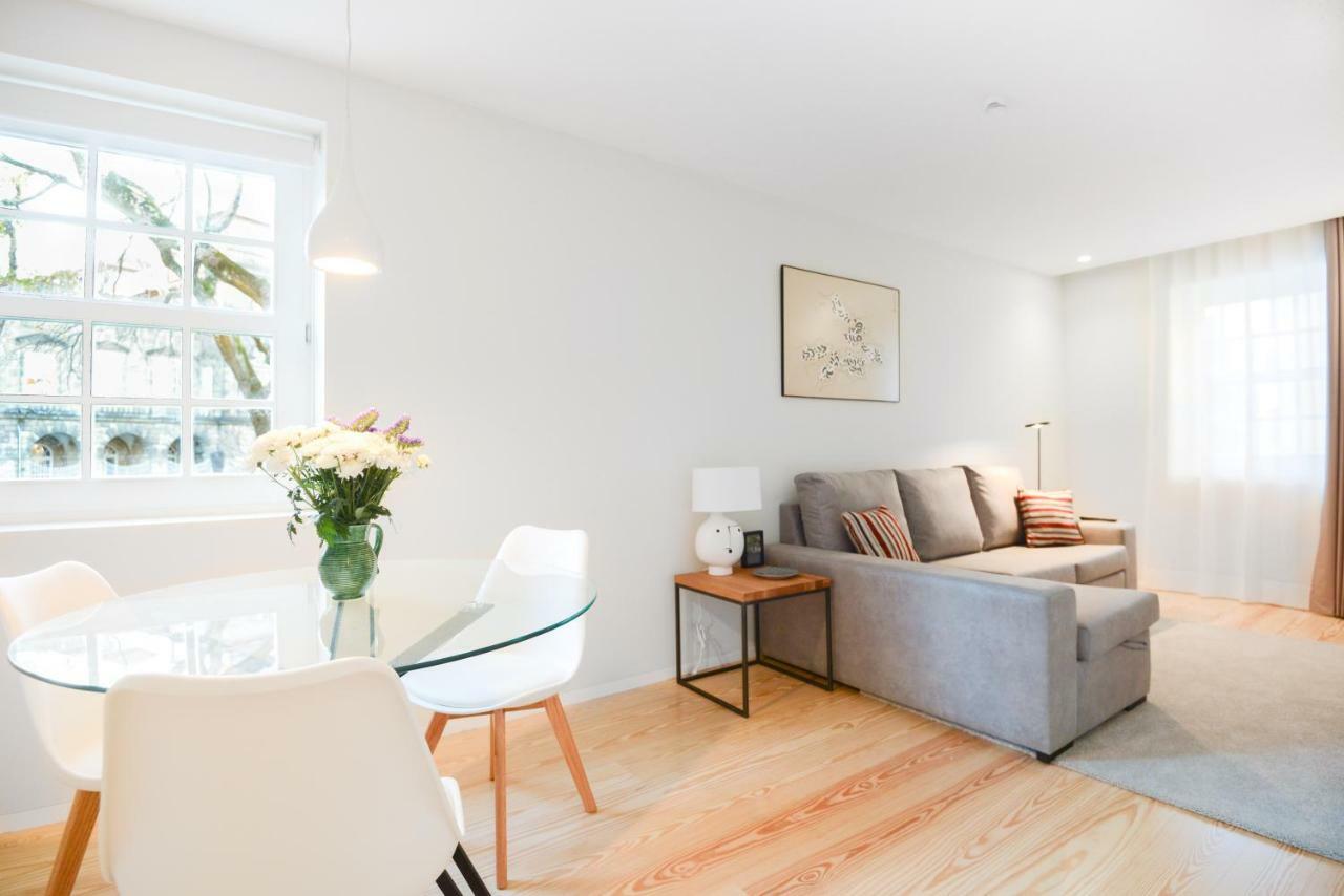 Blue House Porto Apartments - Parking Екстер'єр фото