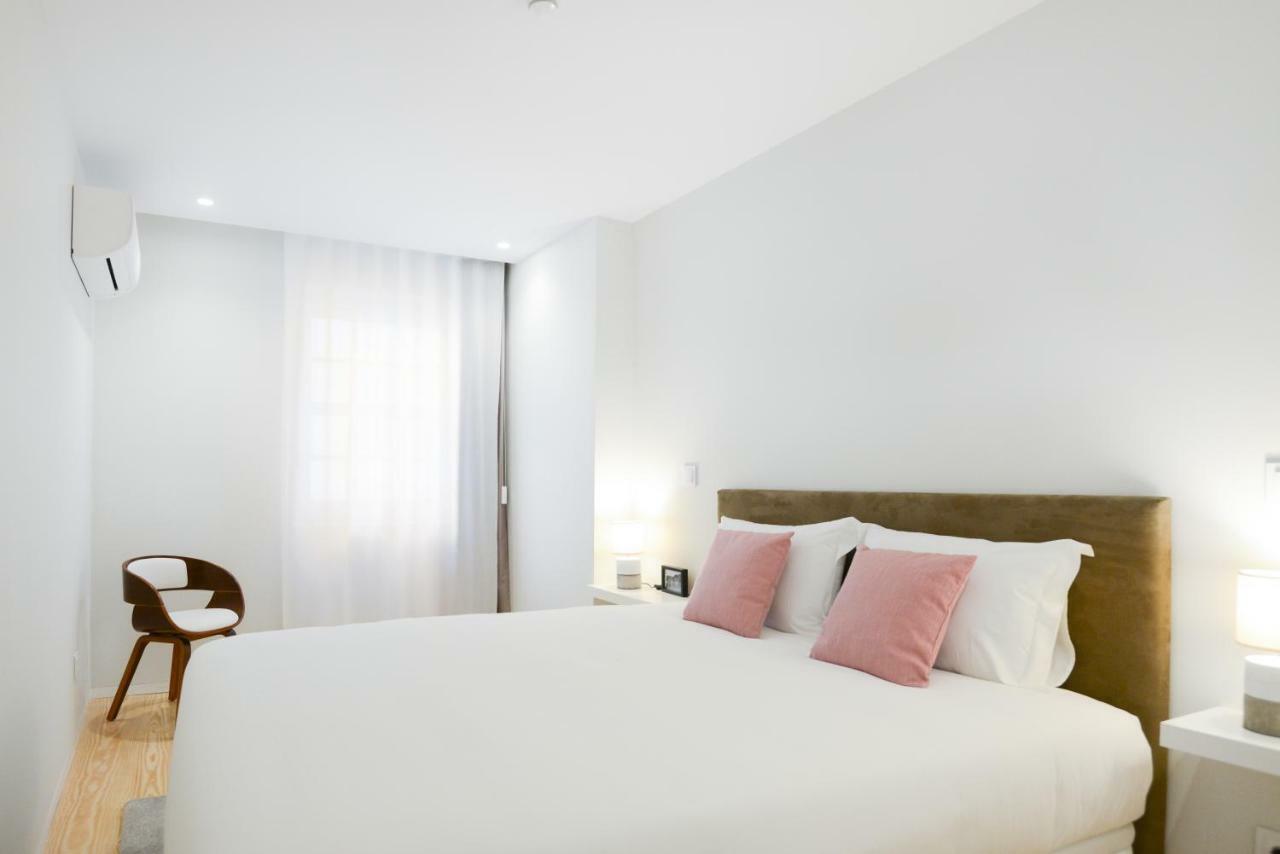 Blue House Porto Apartments - Parking Екстер'єр фото