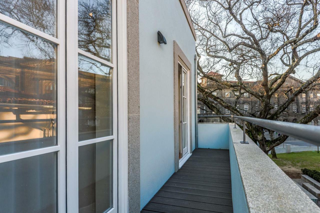 Blue House Porto Apartments - Parking Екстер'єр фото