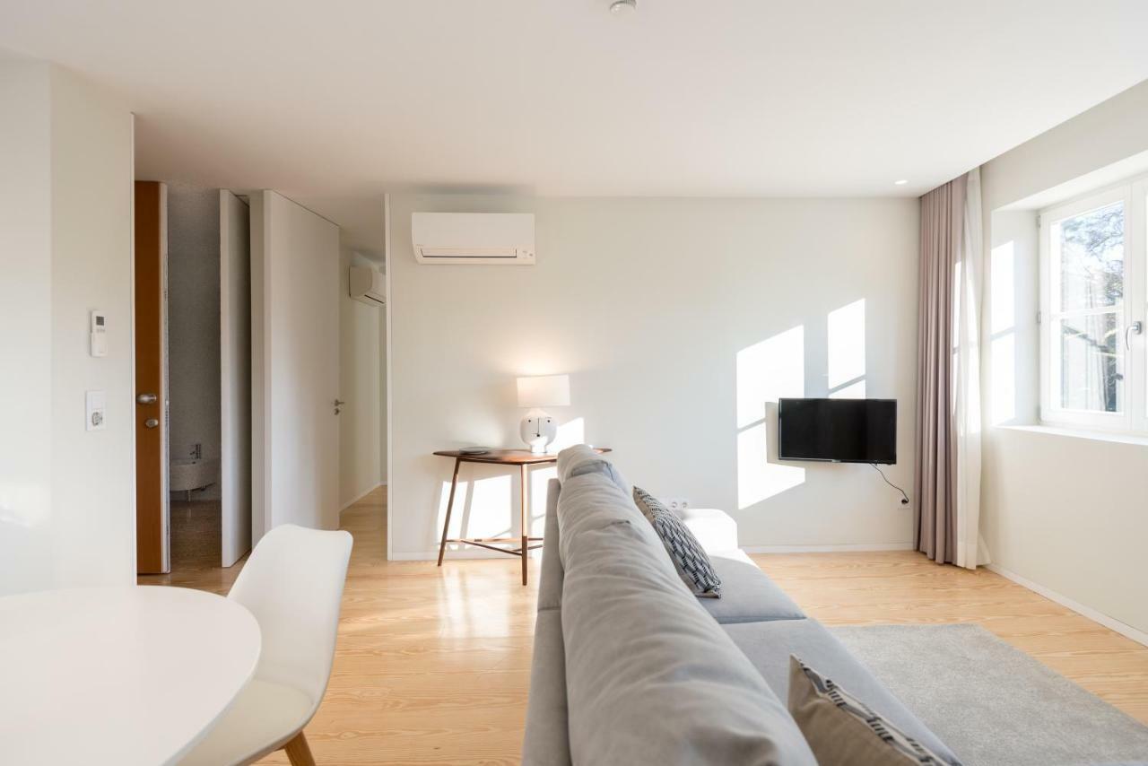 Blue House Porto Apartments - Parking Екстер'єр фото
