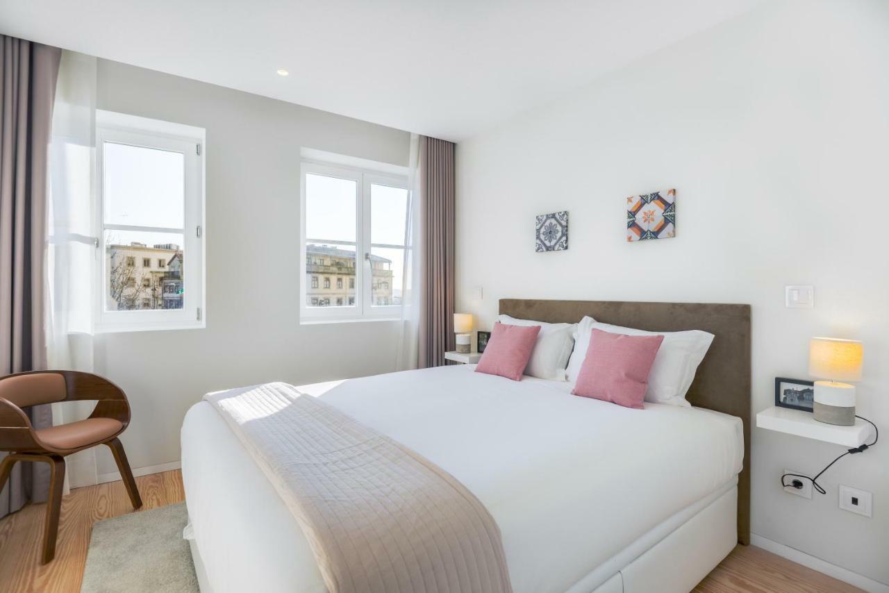 Blue House Porto Apartments - Parking Екстер'єр фото