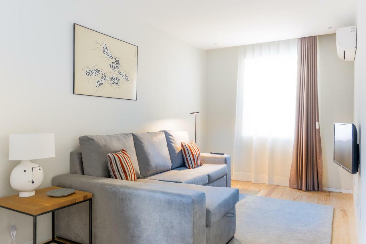 Blue House Porto Apartments - Parking Екстер'єр фото