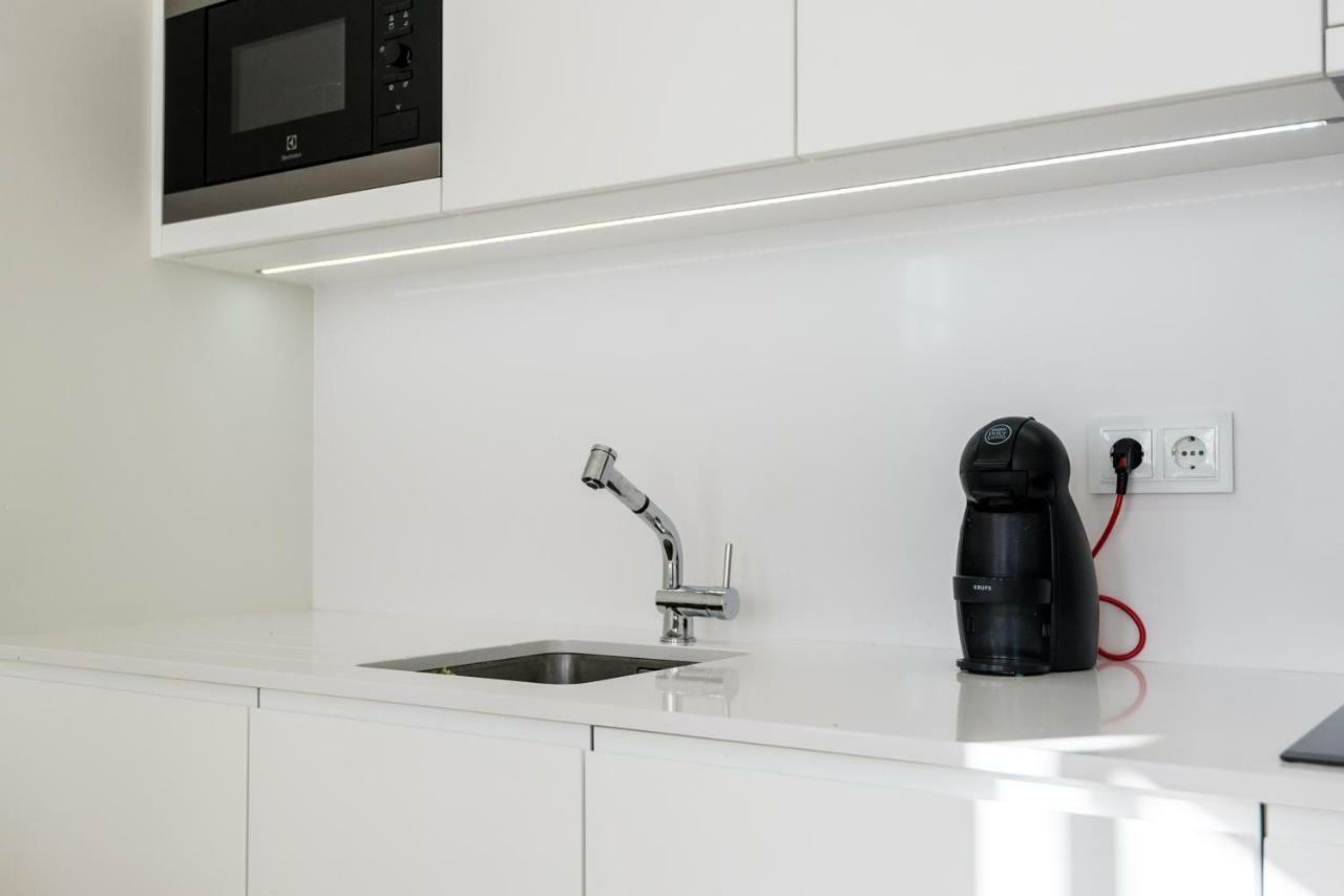 Blue House Porto Apartments - Parking Екстер'єр фото