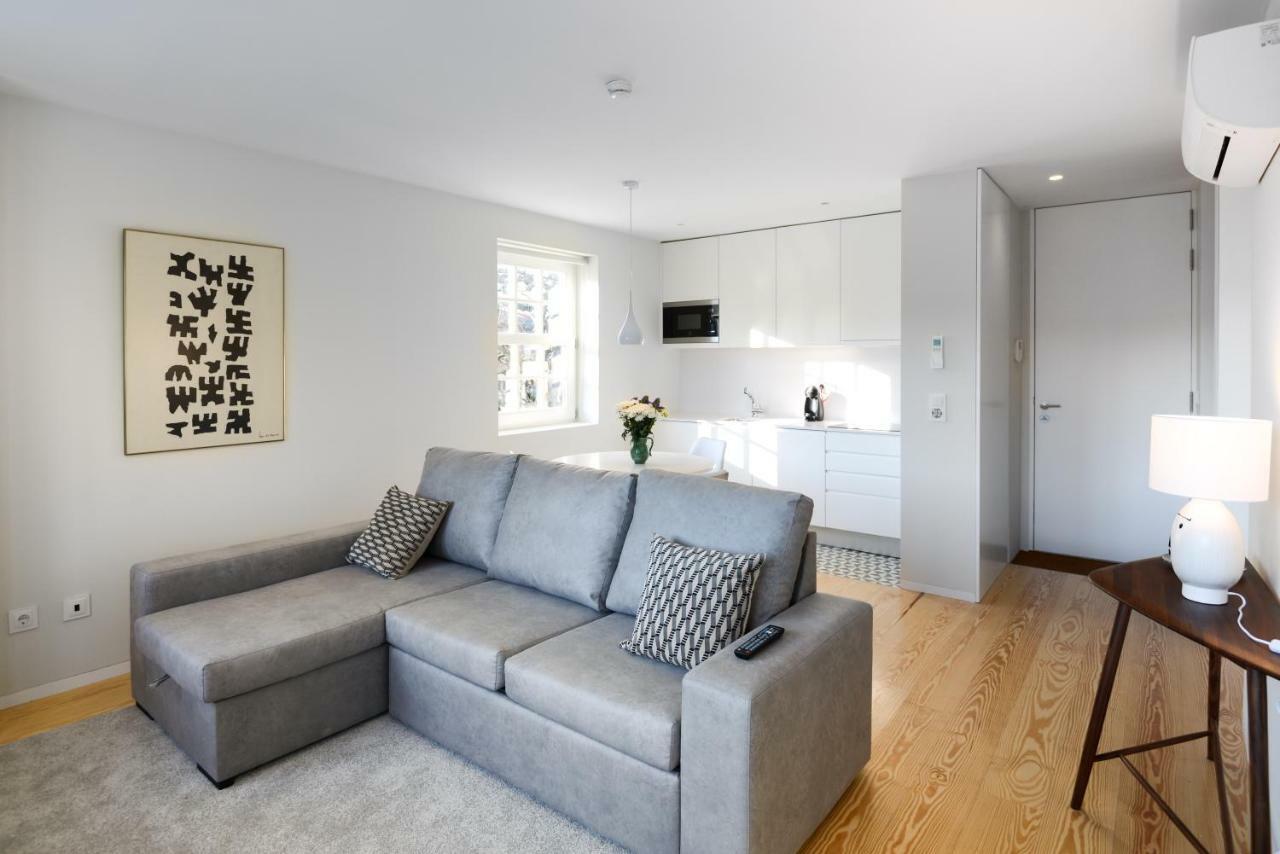 Blue House Porto Apartments - Parking Екстер'єр фото