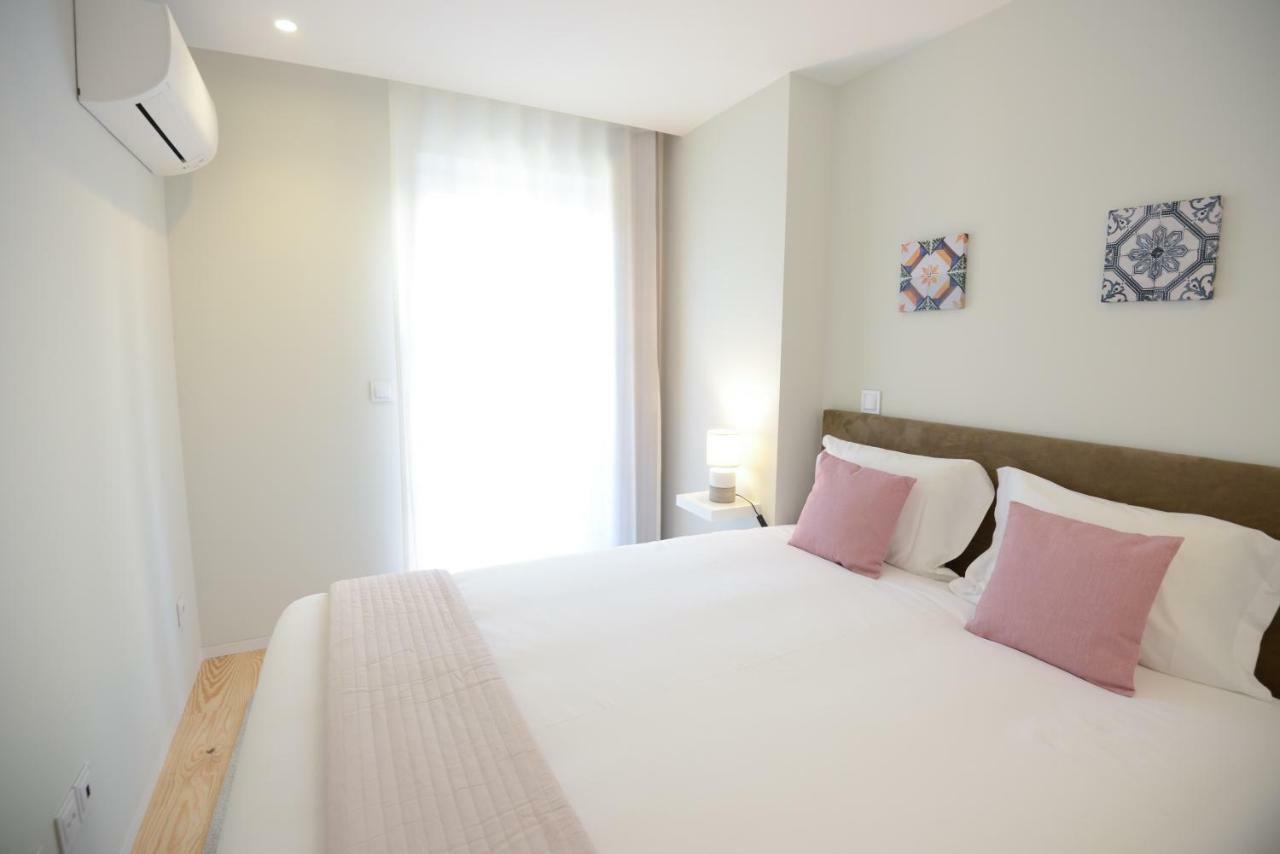 Blue House Porto Apartments - Parking Екстер'єр фото