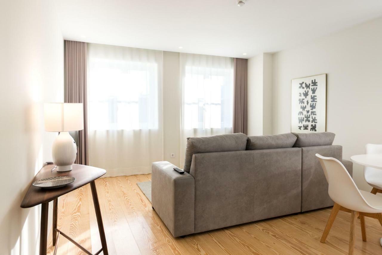 Blue House Porto Apartments - Parking Екстер'єр фото
