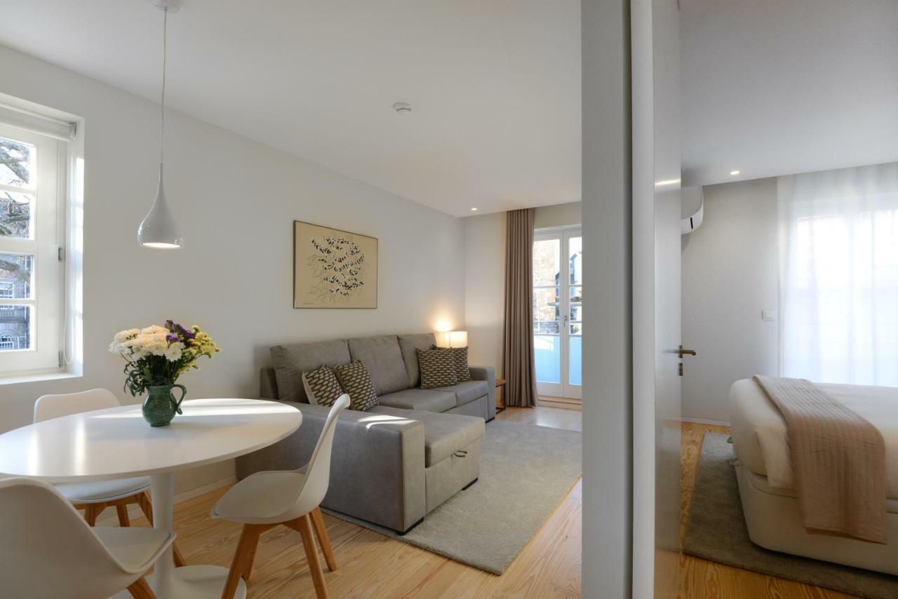 Blue House Porto Apartments - Parking Екстер'єр фото