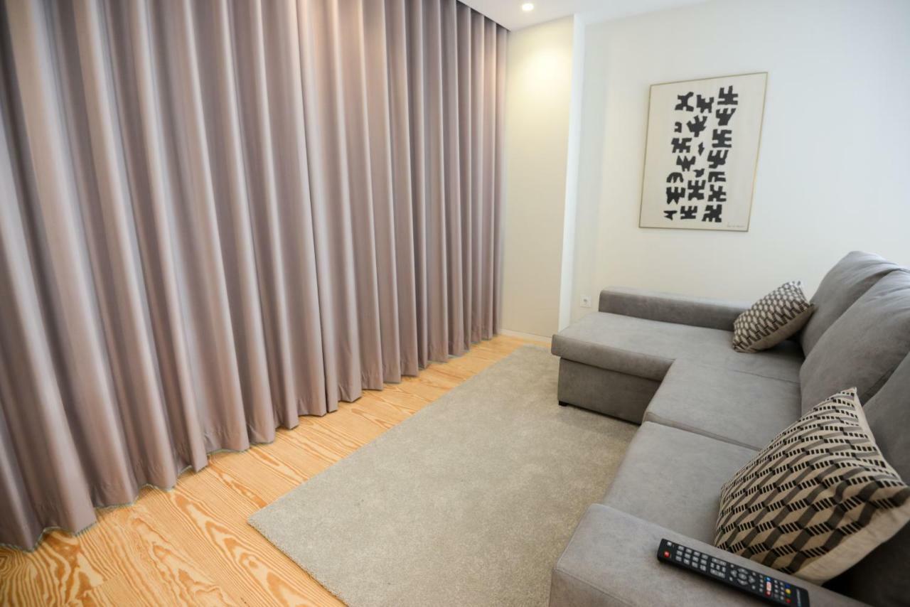 Blue House Porto Apartments - Parking Екстер'єр фото