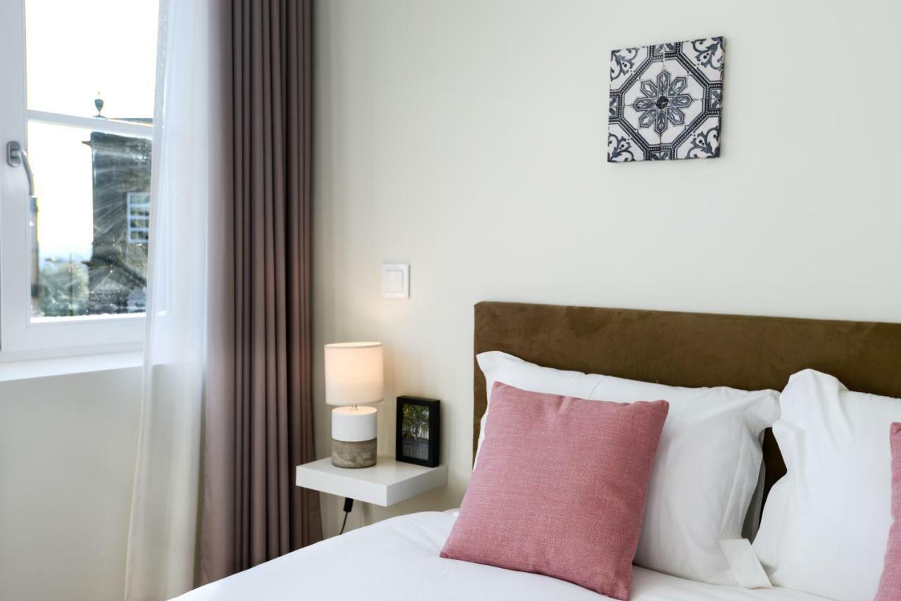 Blue House Porto Apartments - Parking Екстер'єр фото
