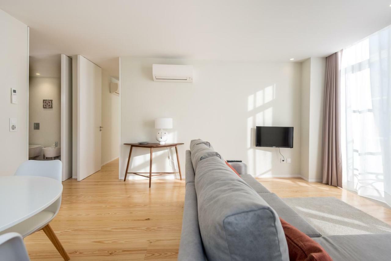 Blue House Porto Apartments - Parking Екстер'єр фото