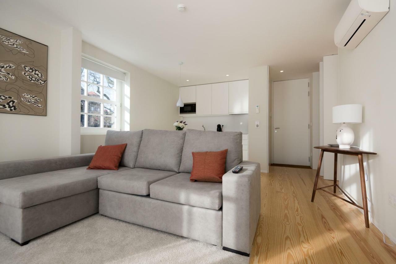 Blue House Porto Apartments - Parking Екстер'єр фото