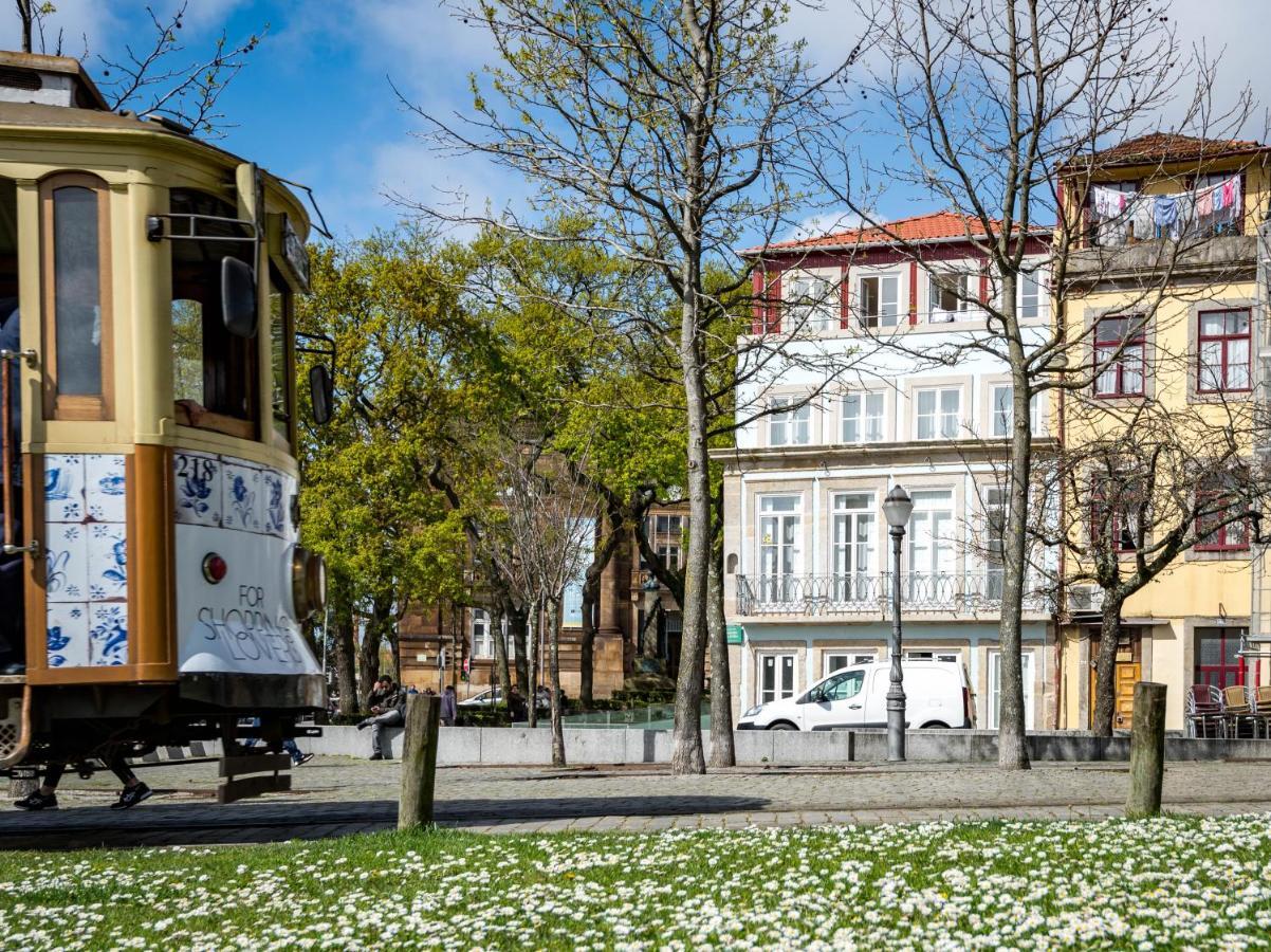 Blue House Porto Apartments - Parking Екстер'єр фото